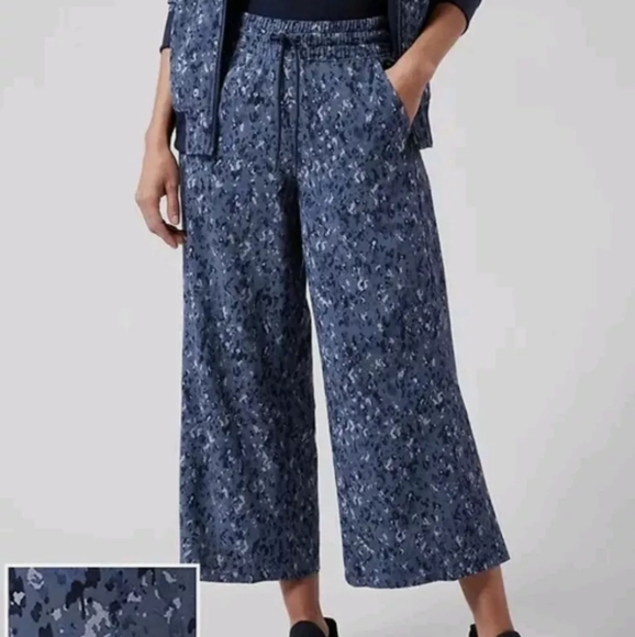 Athleta Pants - Athleta Avenue Wide Leg Crop Pants Blue Zip Pockets Drawstring Recycled Size 6
